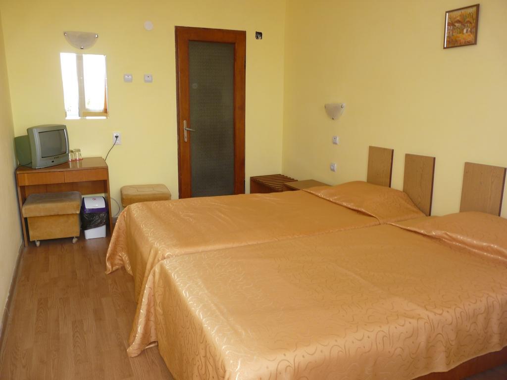 Family Hotel Balchik Room photo